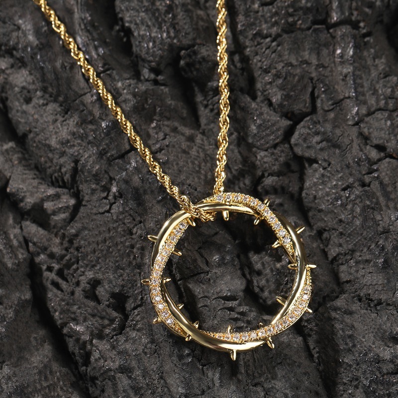 Collar con colgante de corona  - Streetwear Brand Accessories reseña y precio