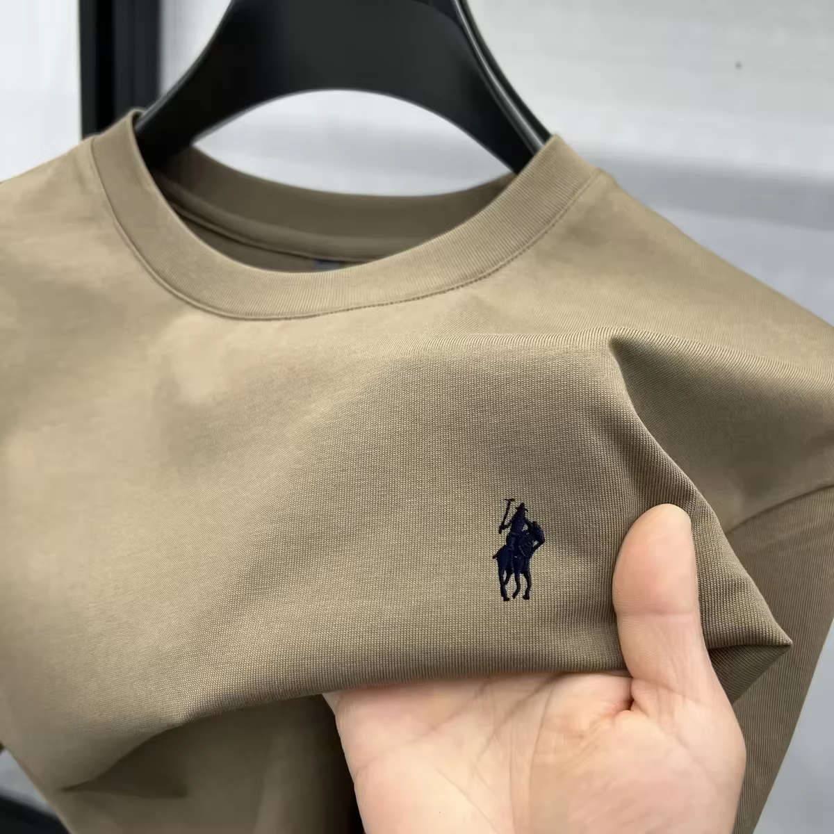 Camiseta Clásica con Logotipo  - Streetwear Brand With A Logo reseña y precio